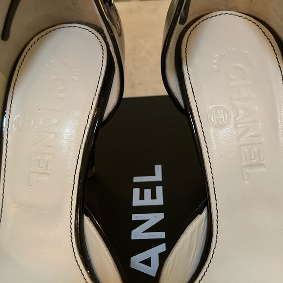 🔥CHANEL 37.5/7.5 Chanel showing this heel style now. Great condition! - Picture 4 of 11